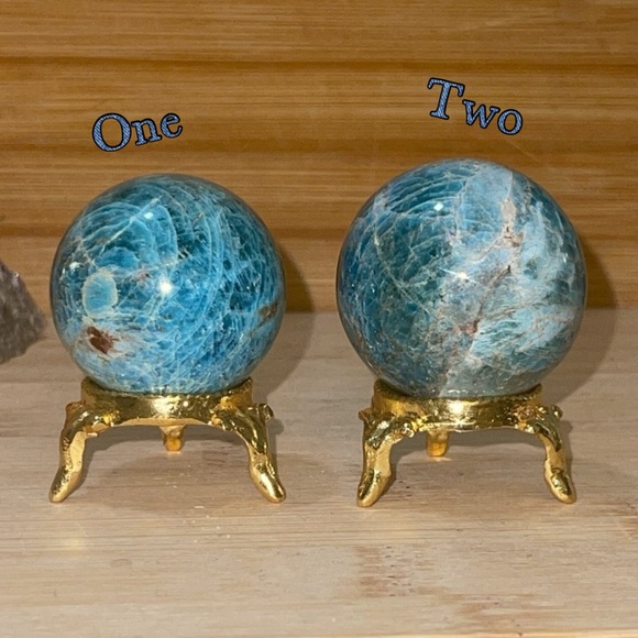 🍒BOGO🍒 Neon Blue Apatite Sphere 🩵 w/ Gemmy Areas everywhere - Picture 11 of 12